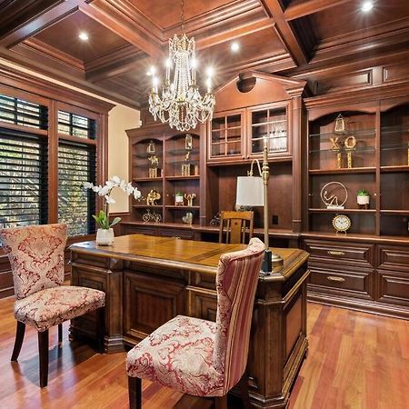 French Chateau W/Swim Spa & Theatre: 11,700 Sqft Calgary Bagian luar foto